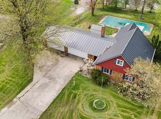 1707 Woodview Dr, Garrett, IN 46738