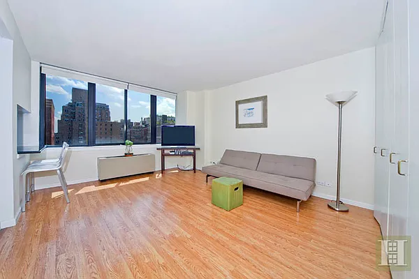 Rented by Halstead Real Estate | media 14