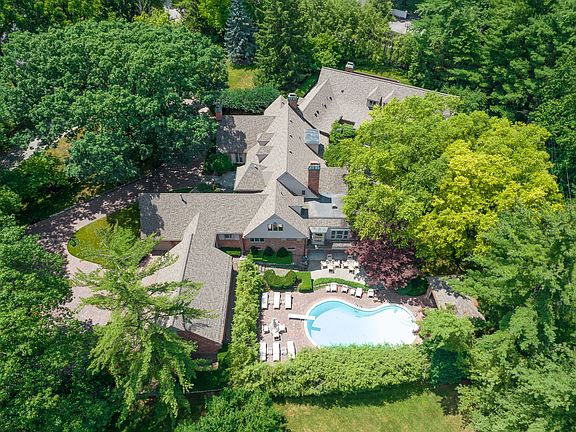 2nd image of 432 Pine Dr