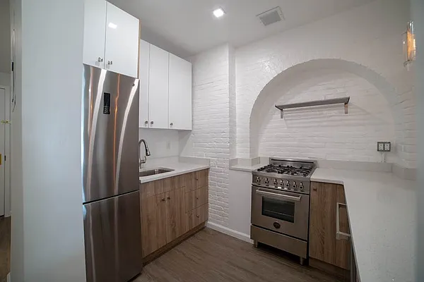 Rented by Urban Real Estate Property Group Inc | media 13