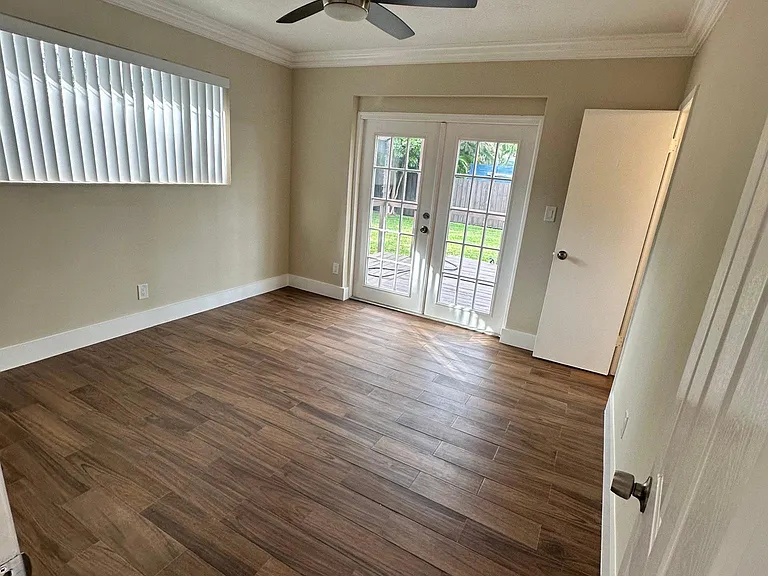 61 NW 35th St #2 — Photo 33