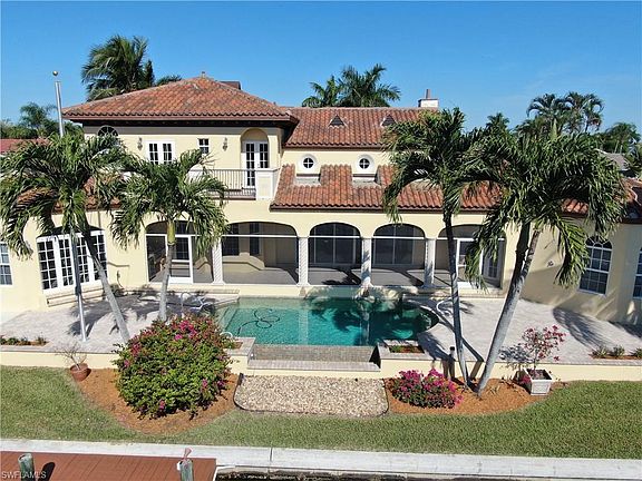 5th image of 5620 SW 11th Ave