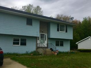 90 Laurel Ln, Taylor, PA 18517