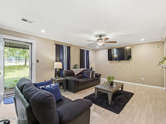 4th image of 6365 Cornwall Rd