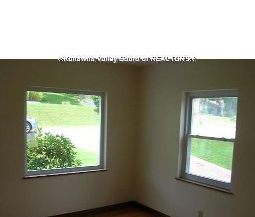 3rd image of 1142 Lyndale Dr