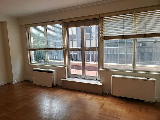 3rd image of 60 W 57th St APT 18H