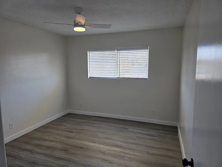 10714 La Reina Ave #4 — Photo 8