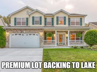 1032 Winter Lake Dr, Fenton, MO 63026