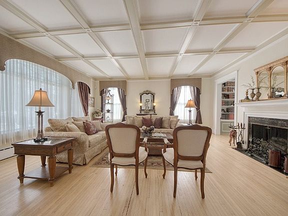 3rd image of 520 W B St
