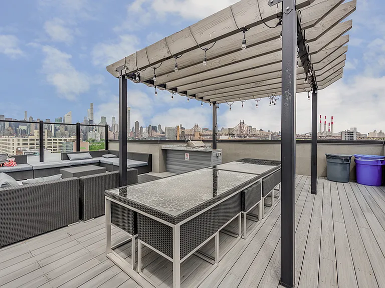 11-12 44th Dr #4D — Photo 11
