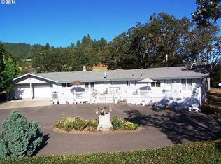 3930 Old Stage Rd, Central Point, OR 97502