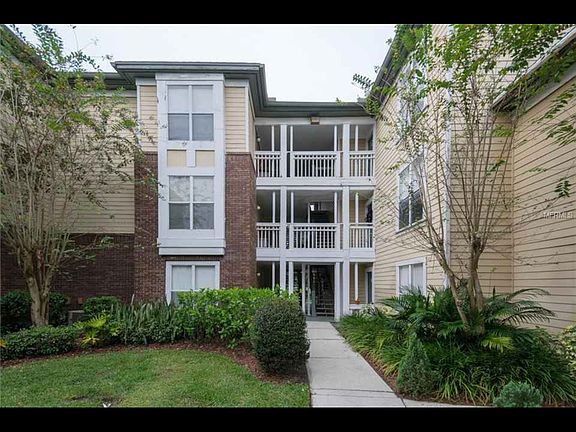 5th image of 4107 Chatham Oak Ct APT 302