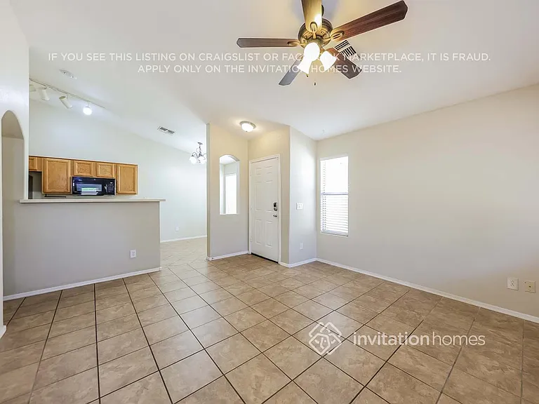 12910 W Holly St — Photo 4