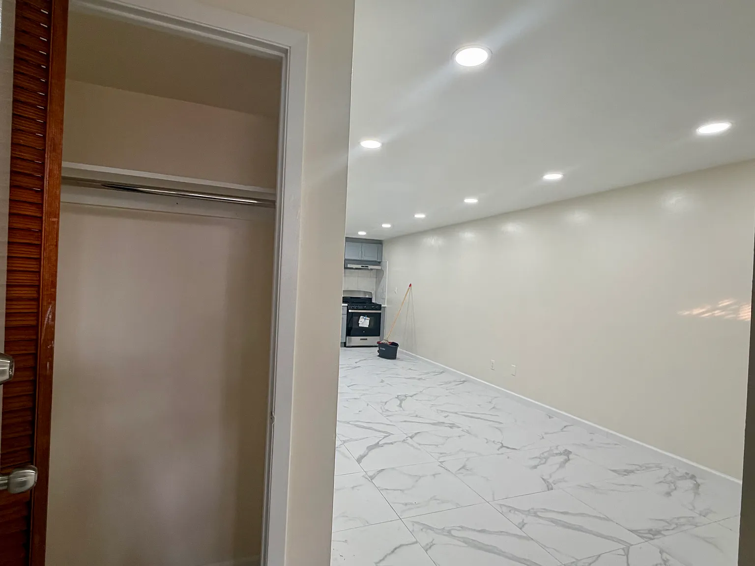 Studio, 600 sqft, $1,300 — Photo 3