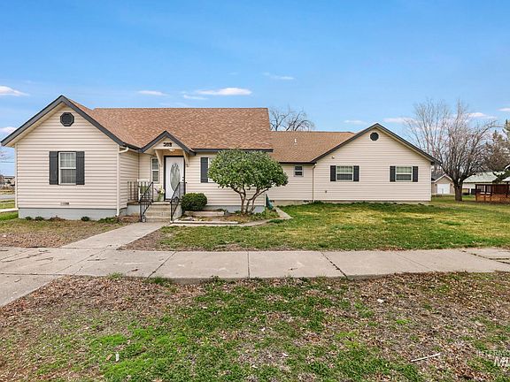 4th image of 302 Nevada St