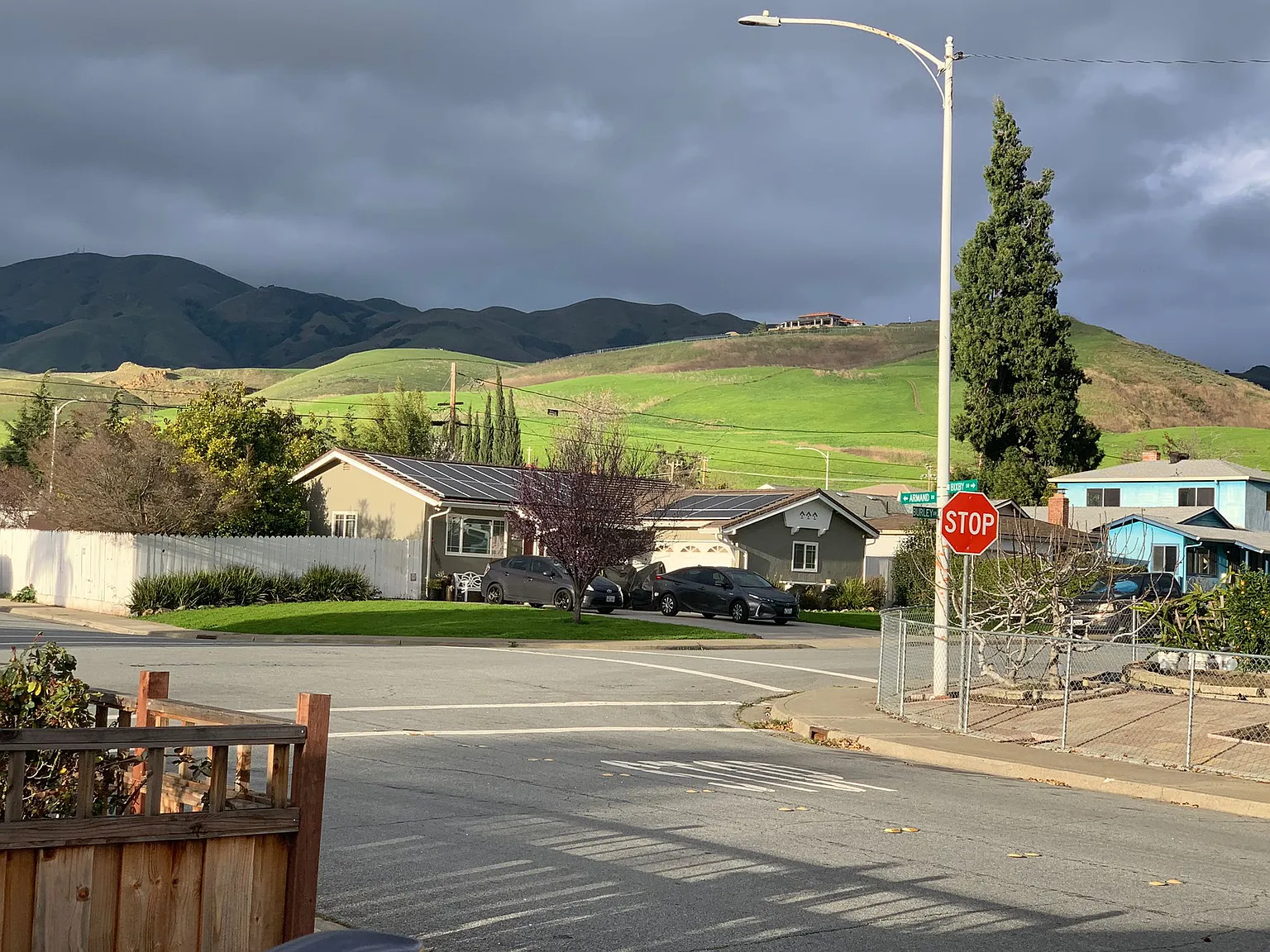 3 bed, 1102 sqft, $4,700 — Photo 1
