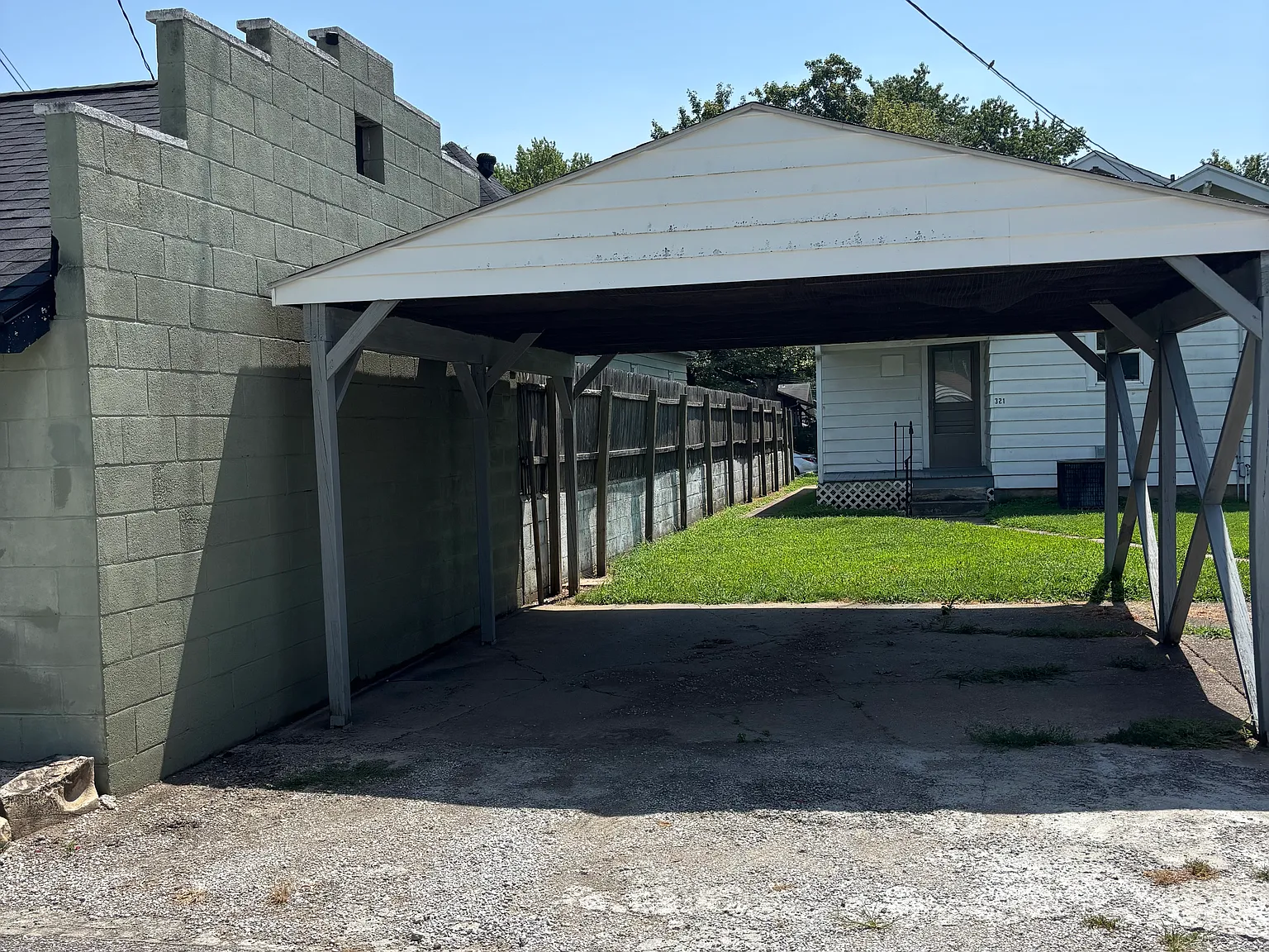 3 bed, 1.5 bath, 1075 sqft, $1,100 — Photo 3