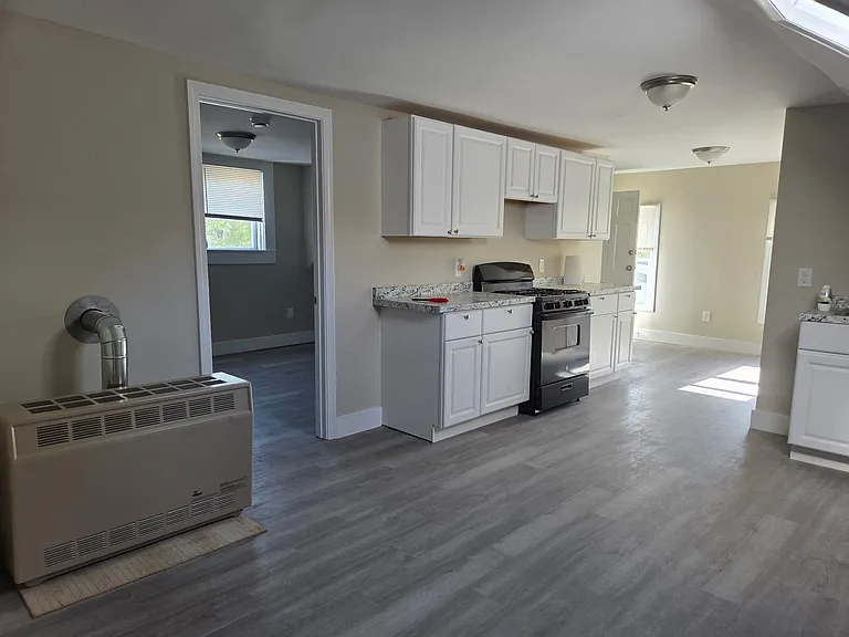 1441 Pleasant St #3 — Photo 3