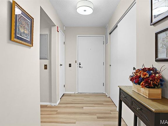 2nd image of 514 Coeur De Royale Dr APT 101
