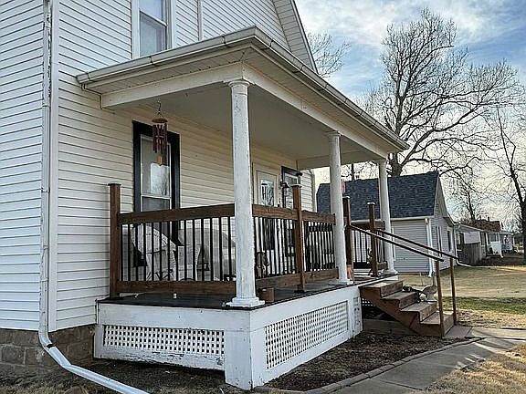5th image of 315 W Walnut St