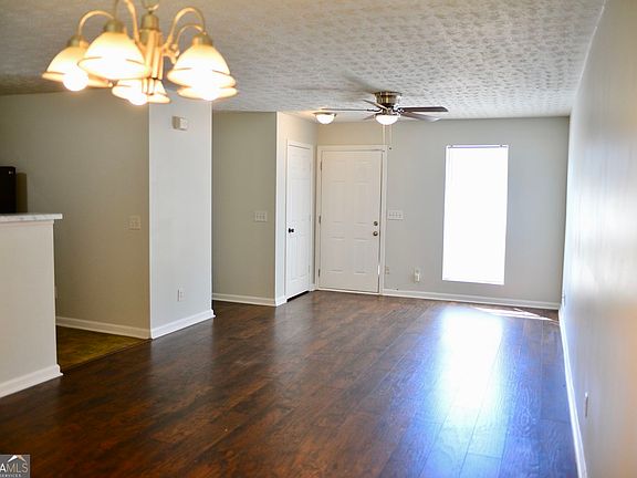 2nd image of 4256 Viewpoint Ln