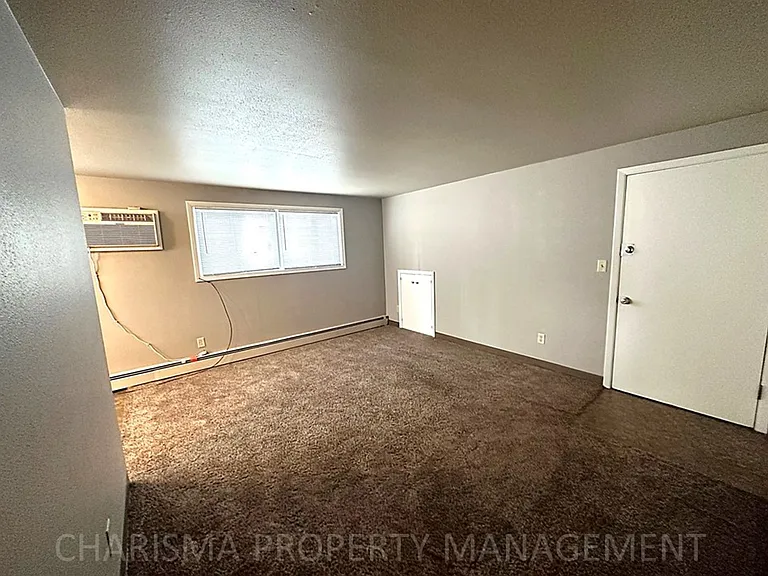 605 W 17th St #4 — Photo 4