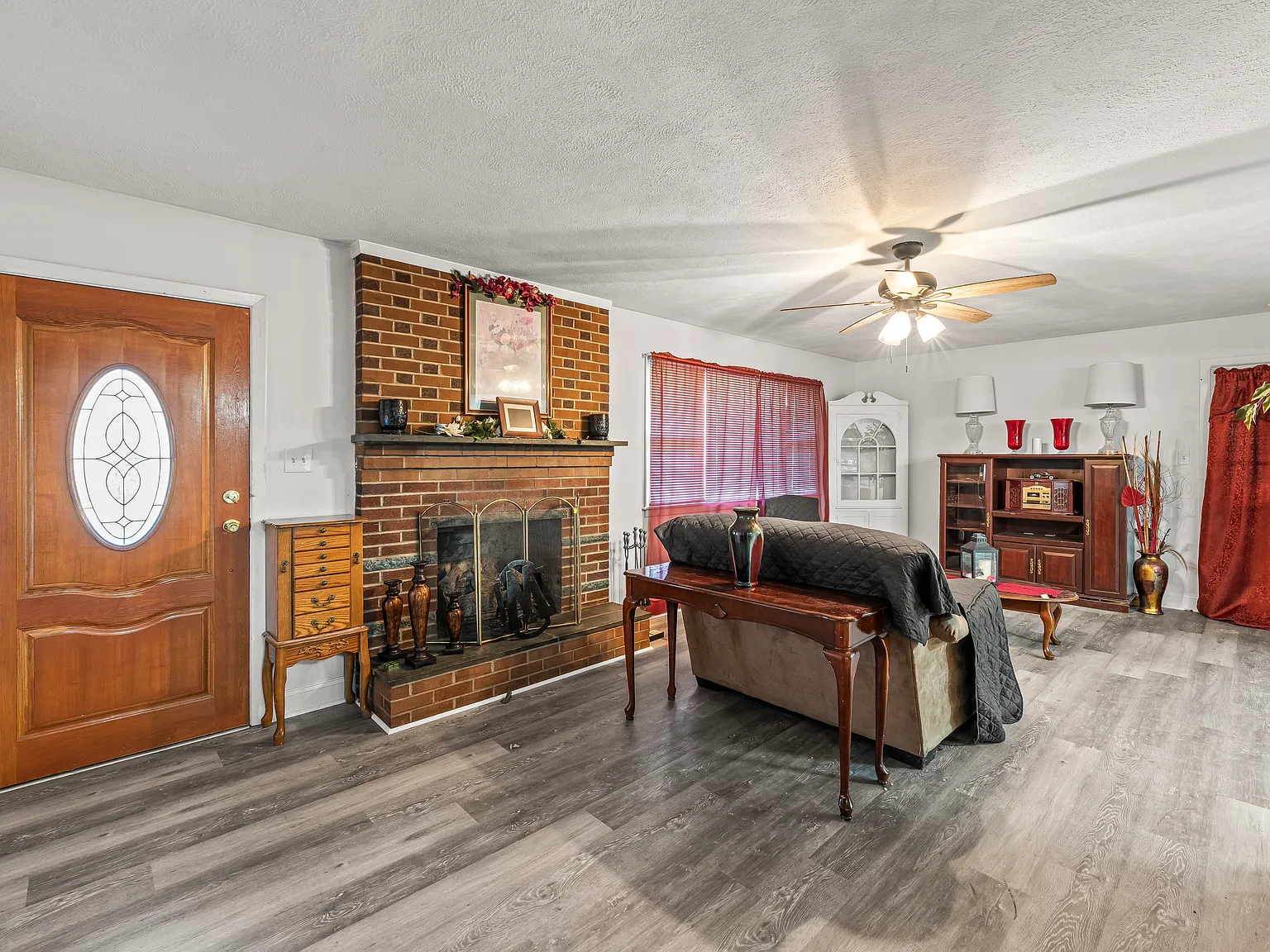 3 bed, 2245 sqft, $1,000 — Photo 4