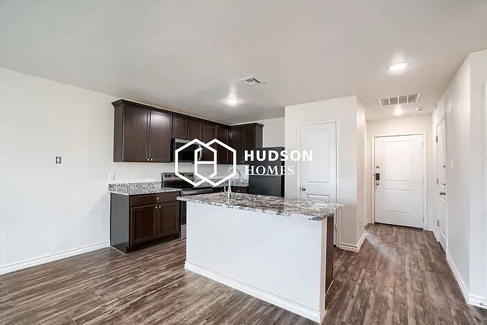 808 Walnut Ave — Photo 5