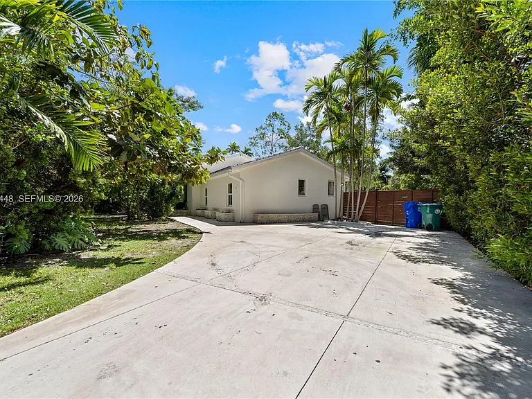 520 Bay Point Rd — Photo 40