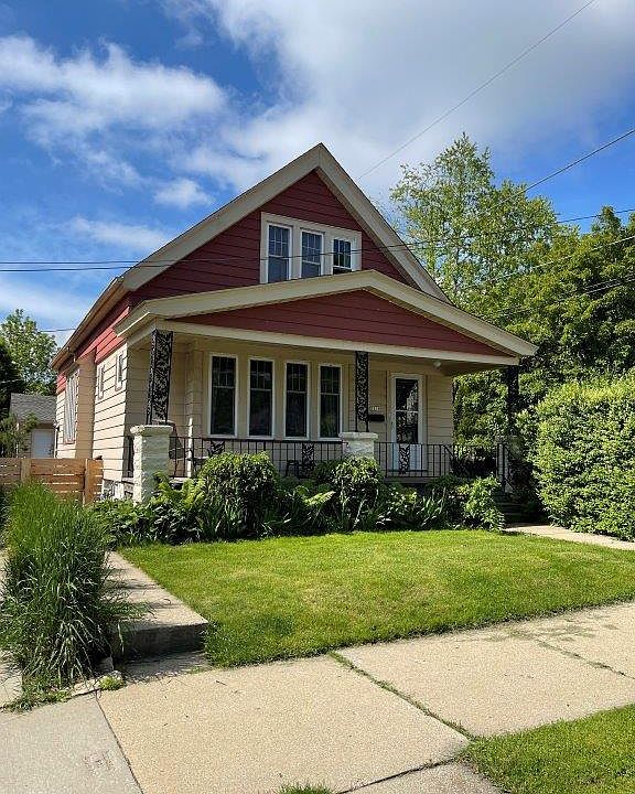 1st image of 2519 E Fernwood Ave
