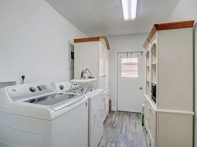 Laundry Room entrance to side yard