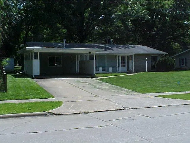 4 bed, 1728 sqft, $2,195 — Photo 2
