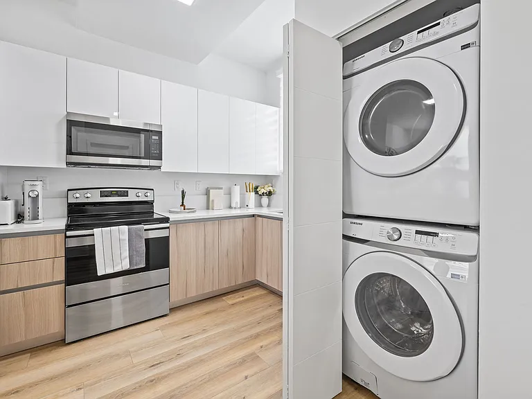 1542 NW 2nd St #209 — Photo 17
