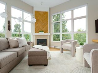 3732 Mount Seymour Pkwy #402, North Vancouver, BC V7G1C3