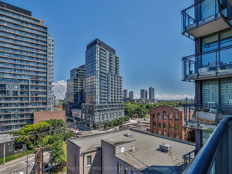 318 King St E #803 — Photo 19