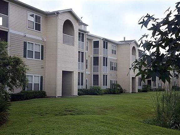 2nd image of 18159 Sterling Gate Cir #9