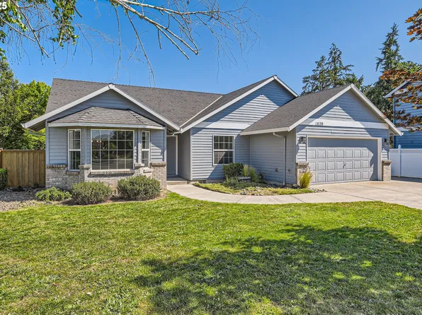 1020 E 3rd St, Yamhill, OR 97148