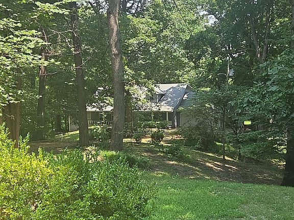 2nd image of 719 Oak Ridge Rd