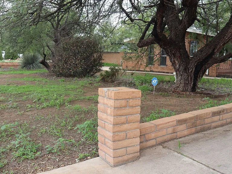 1810 Town And Country Dr — Photo 27