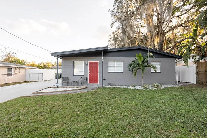 2401 E Annie St — Photo 9