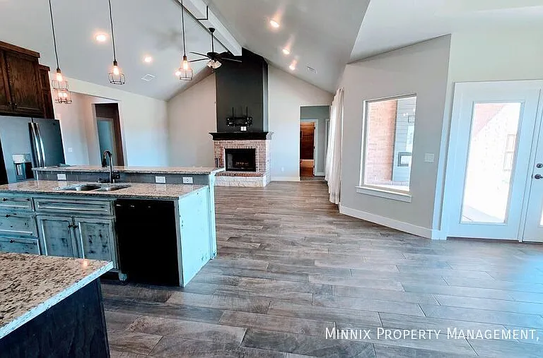 9625 Hey Jude Ln W — Photo 3