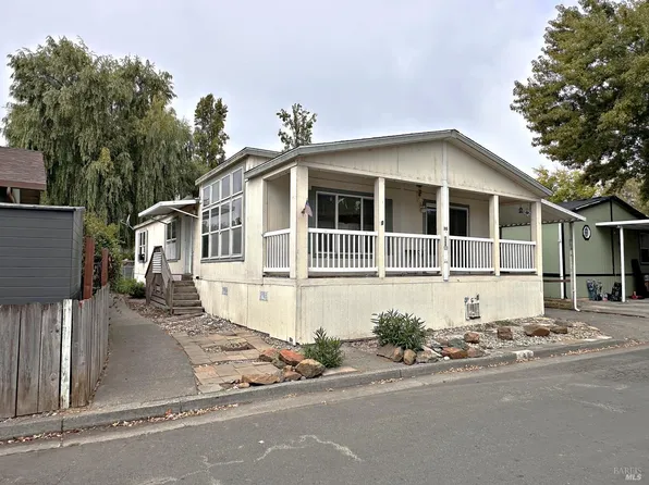 80 Rancho Verde Circle, Rohnert Park, CA 94928