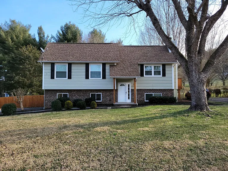 1636 Campfire Dr — Photo 1