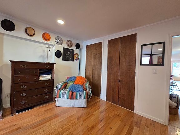 5th image of 645 E 11th St APT 3F