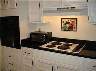 4th image of 3430 Fleetwood Dr