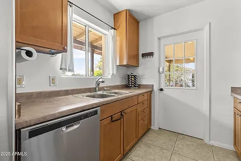 3 bed, 1550 sqft, $1,850 — Photo 4