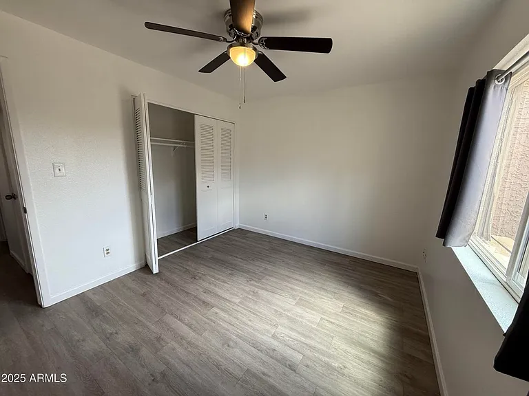 708 E Colgate Dr — Photo 17