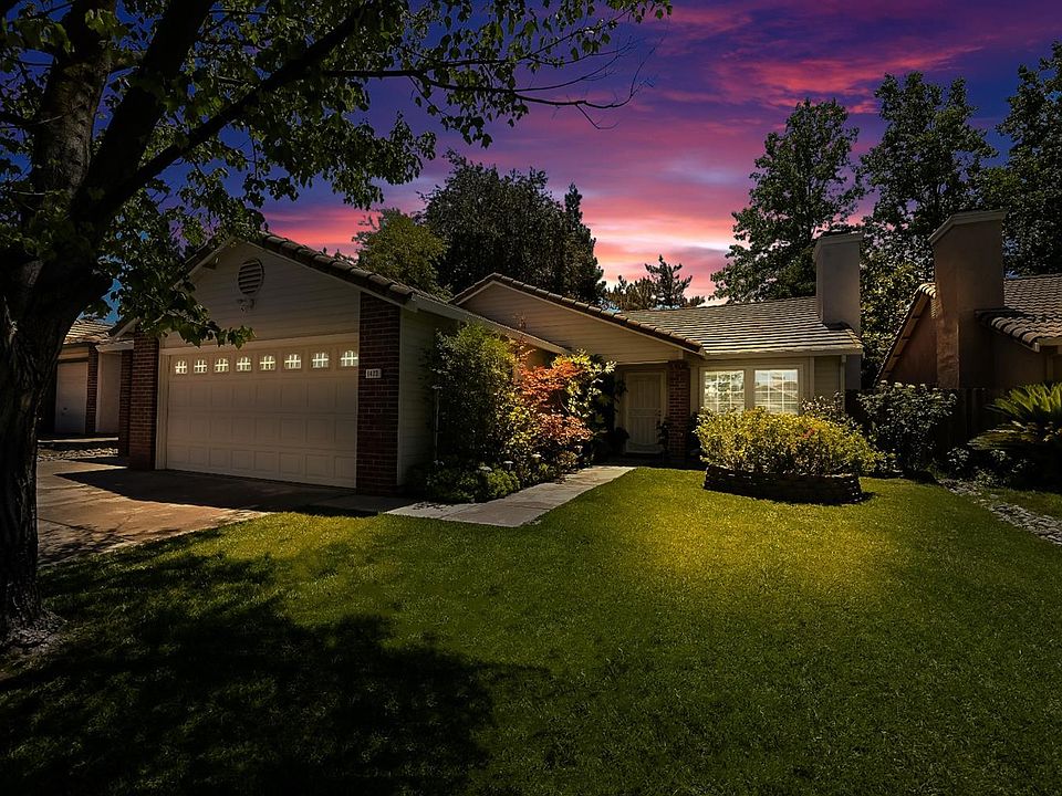 1st image of 1423 Lockhart Way