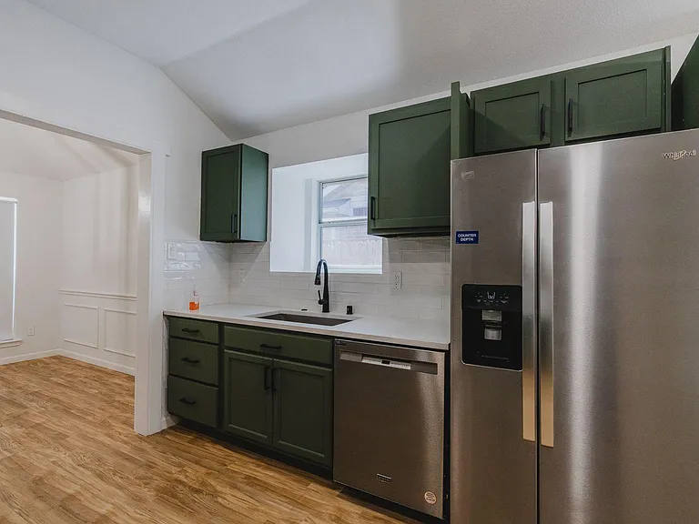 8805 Barton Creek Dr — Photo 4
