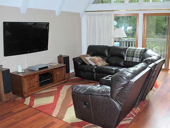 3rd image of 16930 Inland Dr
